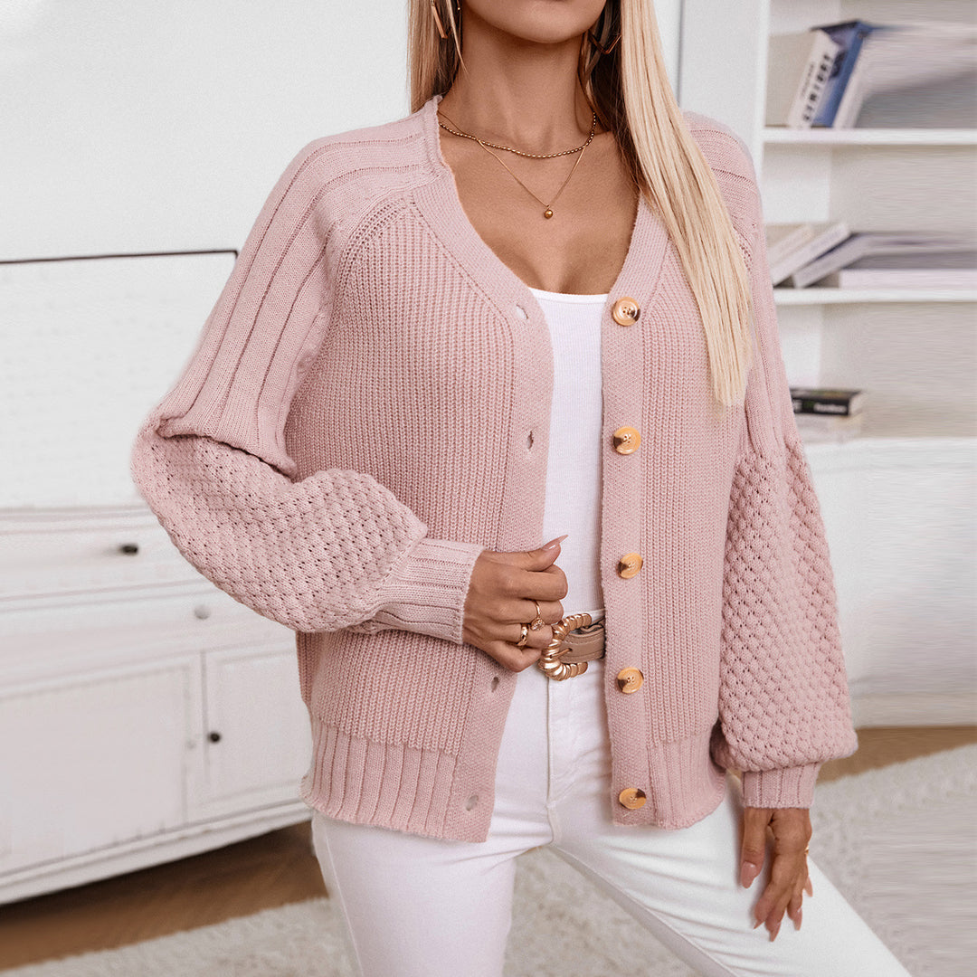 Damen Strickjacke mit strukturierten Ärmeln und Holzknopfdetails EB