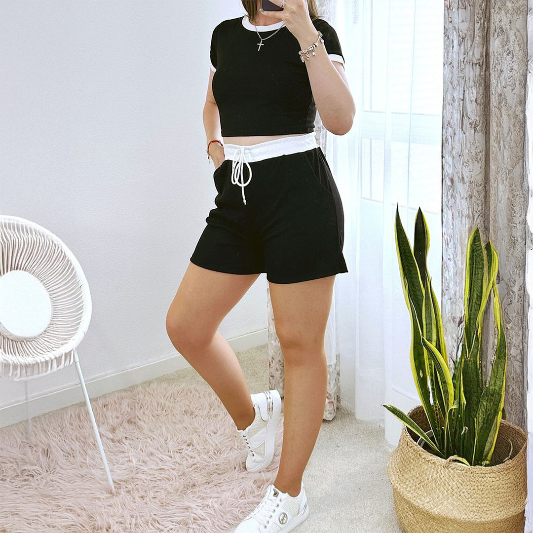Damen Lässiges Zweiteiliges Set mit hoch geschnittenem Oberteil und kurzen Hosen EB