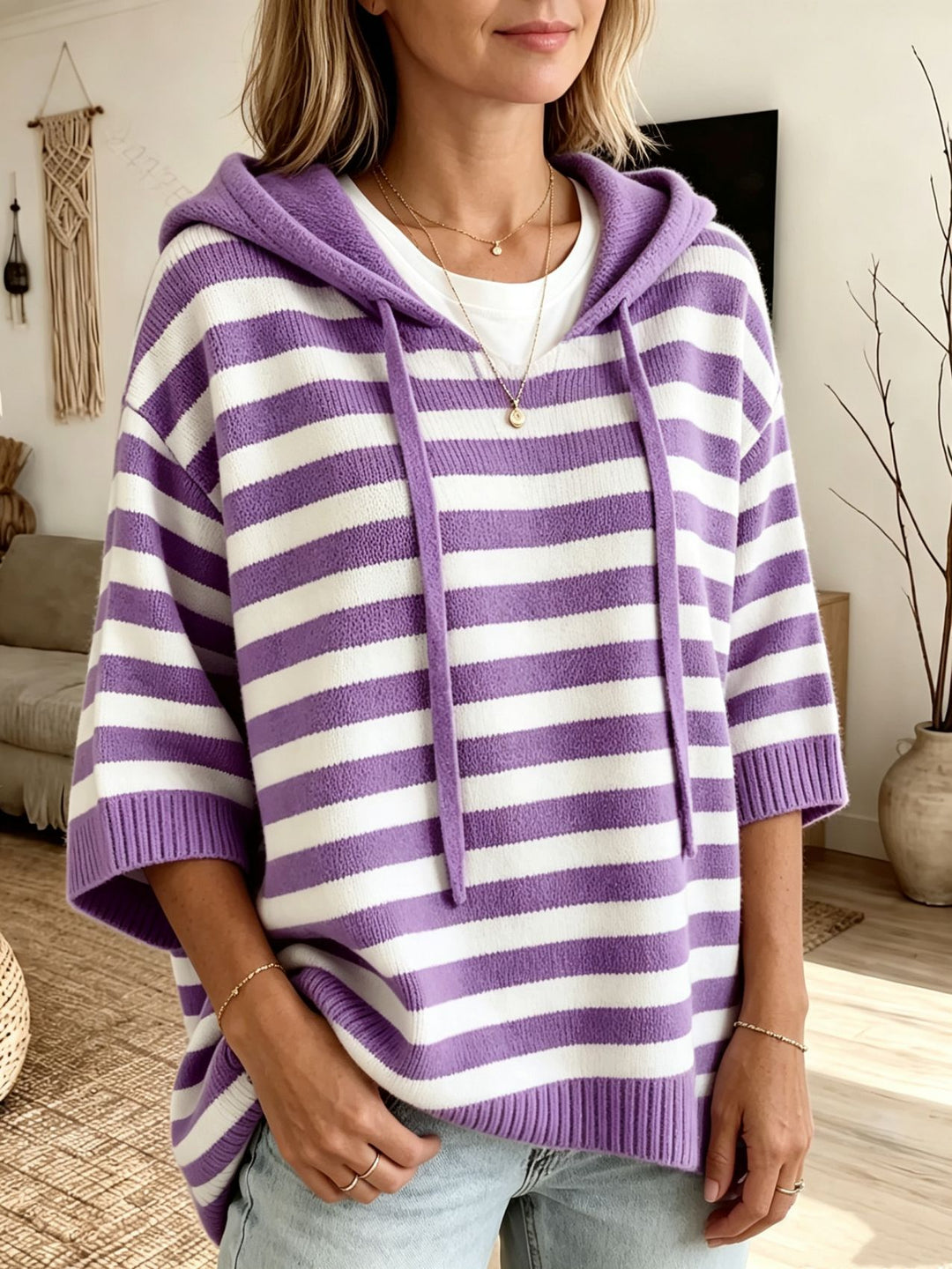 Damen Lässiger gestreifter Kapuzen-Poncho aus weichem Feinstrick mit halblangen Ärmeln EB