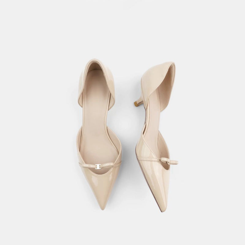 Damen Elegante Lack‑D'Orsay‑Pumps mit spitzer Zehenkappe, niedrigem Kittenabsatz und zartem Zierriemchen EB