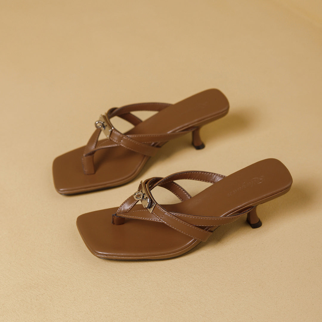 Damen elegante Riemchen-Sandaletten mit niedrigen Blockabsatz und stilvollen Details EB