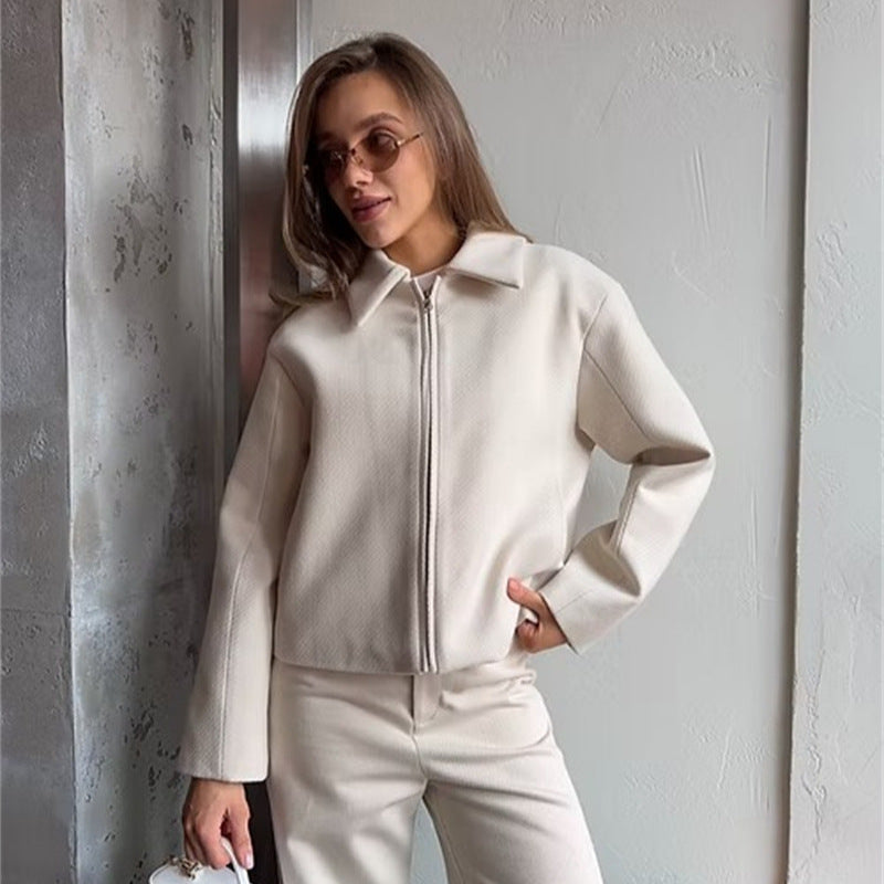 Damen Kurzjacke im Boxy-Schnitt mit Reißverschluss und Reverskragen EB