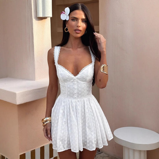 Damen Verspieltes Kurzkleid mit filigranem Spitzenmuster und elegantem V-Ausschnitt EB
