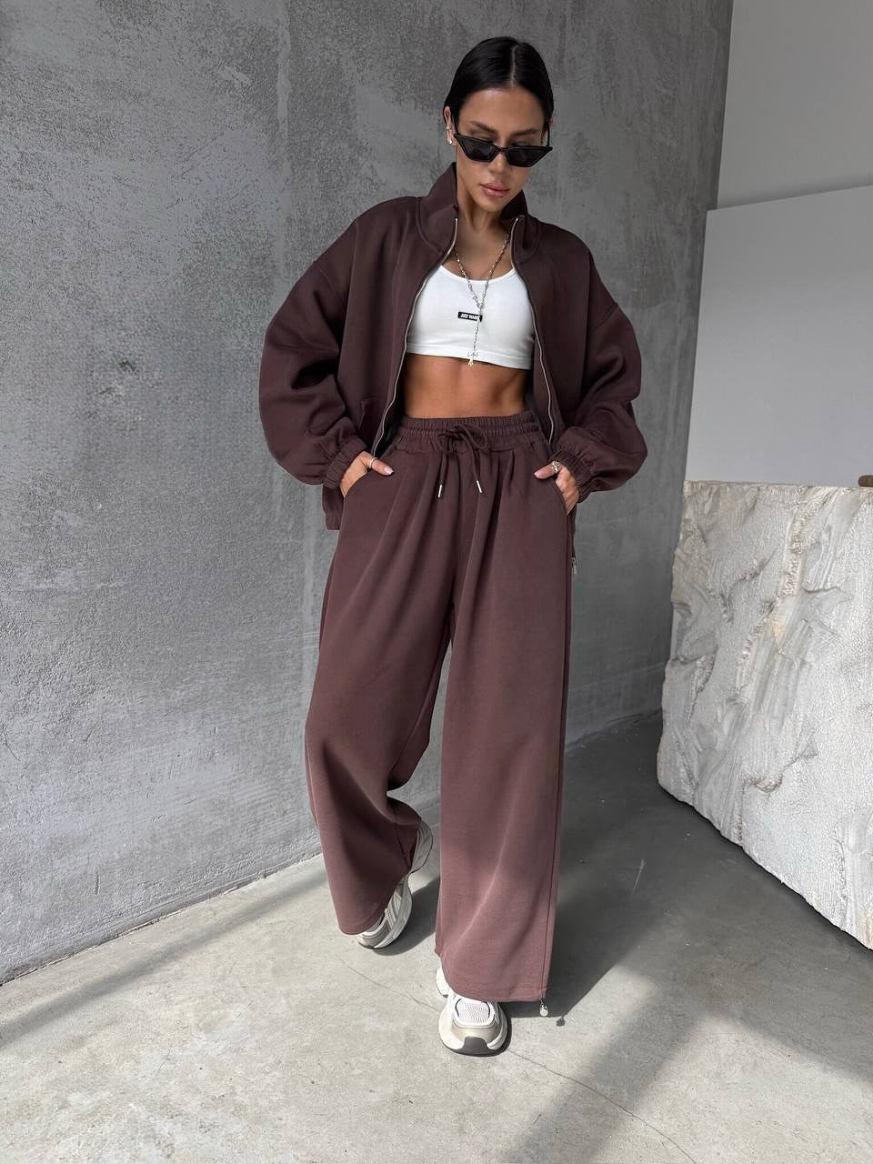 Damen oversized Sweatset mit Reißverschlussjacke und weiten Jogginghose Eichborn Berlin