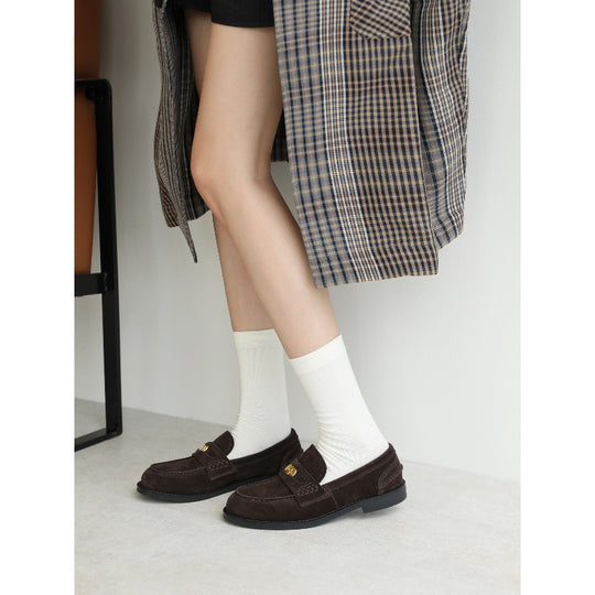 Damen Mokassins aus weichem Wildleder mit elegantem Goldakzent EB