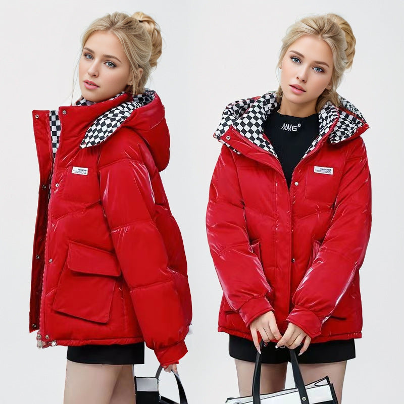Damen modische glänzende Steppjacke mit hochschließendem Kragen und praktischen Taschen EB