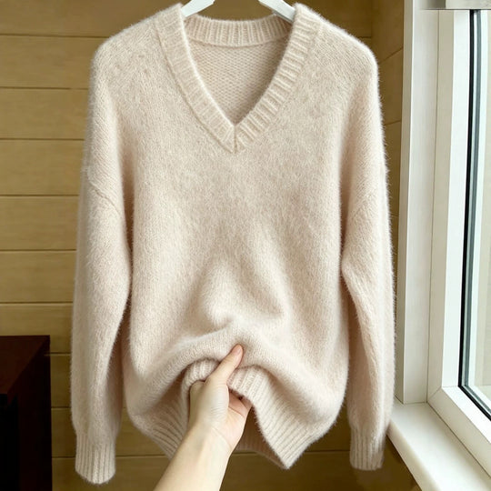 Damen Flauschiger Mohair-Mix Oversize-Pullover mit tiefem V-Kragen EB