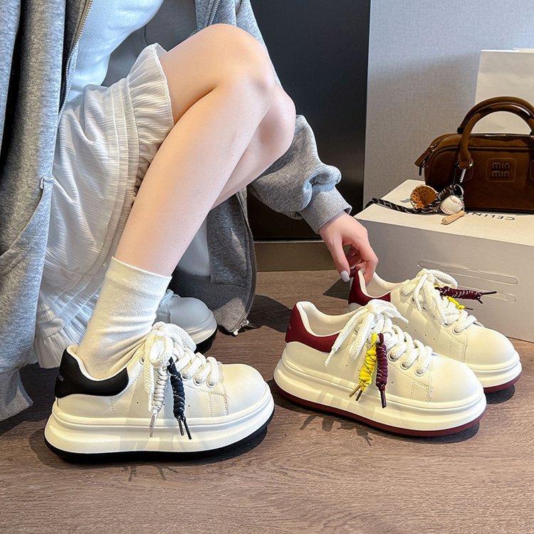 Damen Modische Sneakers mit robustem Sohlenprofil und innovativem Schnürsystem EB