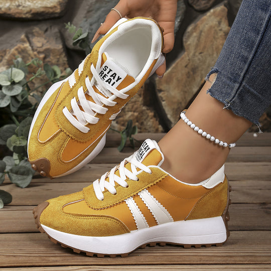 Damen Retro-Sneaker mit profilierter Gummisohle und dekorativen Zierstreifen EB