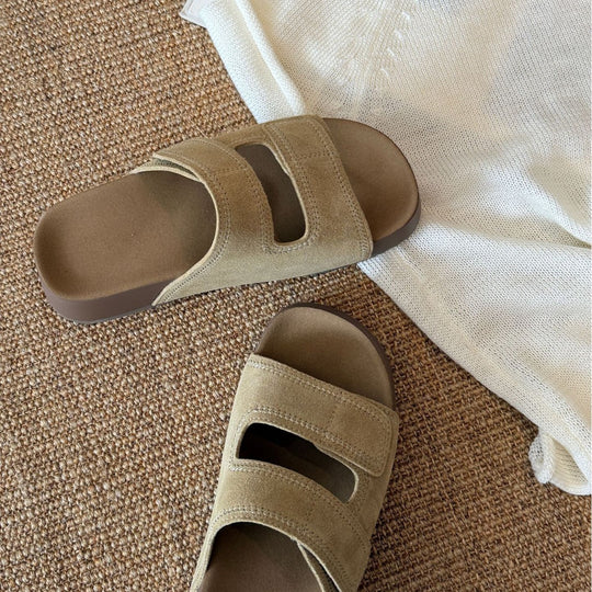Damen Komfortable Zehentrenner-Sandalen mit verstellbarem Riemendesign und ergonomischem Fußbett EB