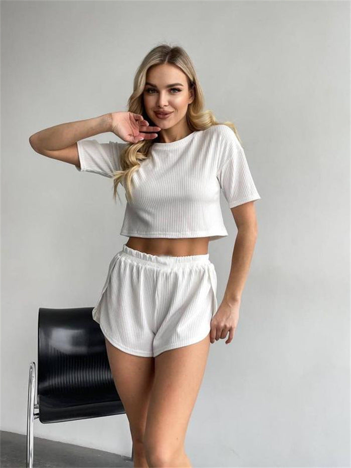 Damen Sportliches Set mit kurzem Oberteil und Shorts EB