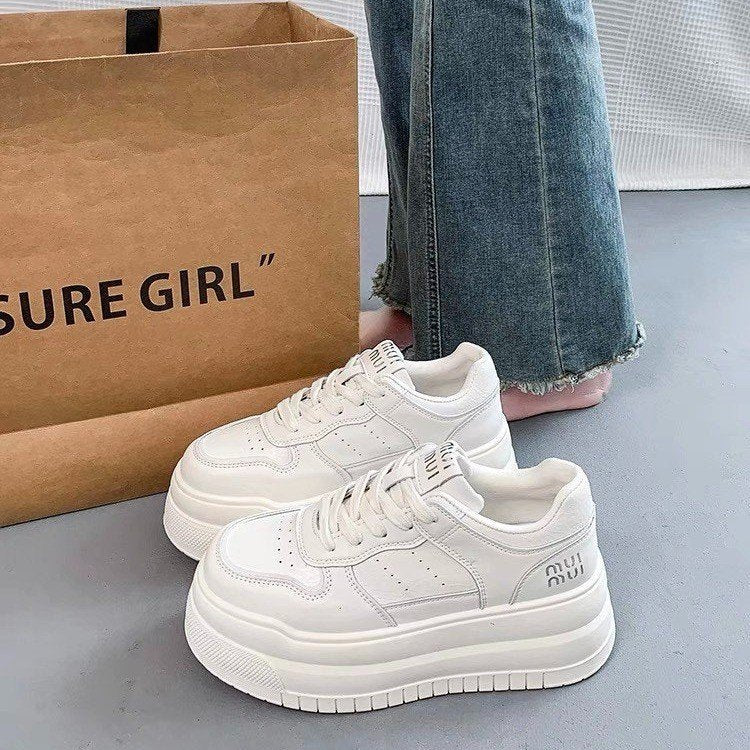 Damen Trendige Plateau-Sneaker mit atmungsaktivem Obermaterial und robustem Sohlenprofil EB