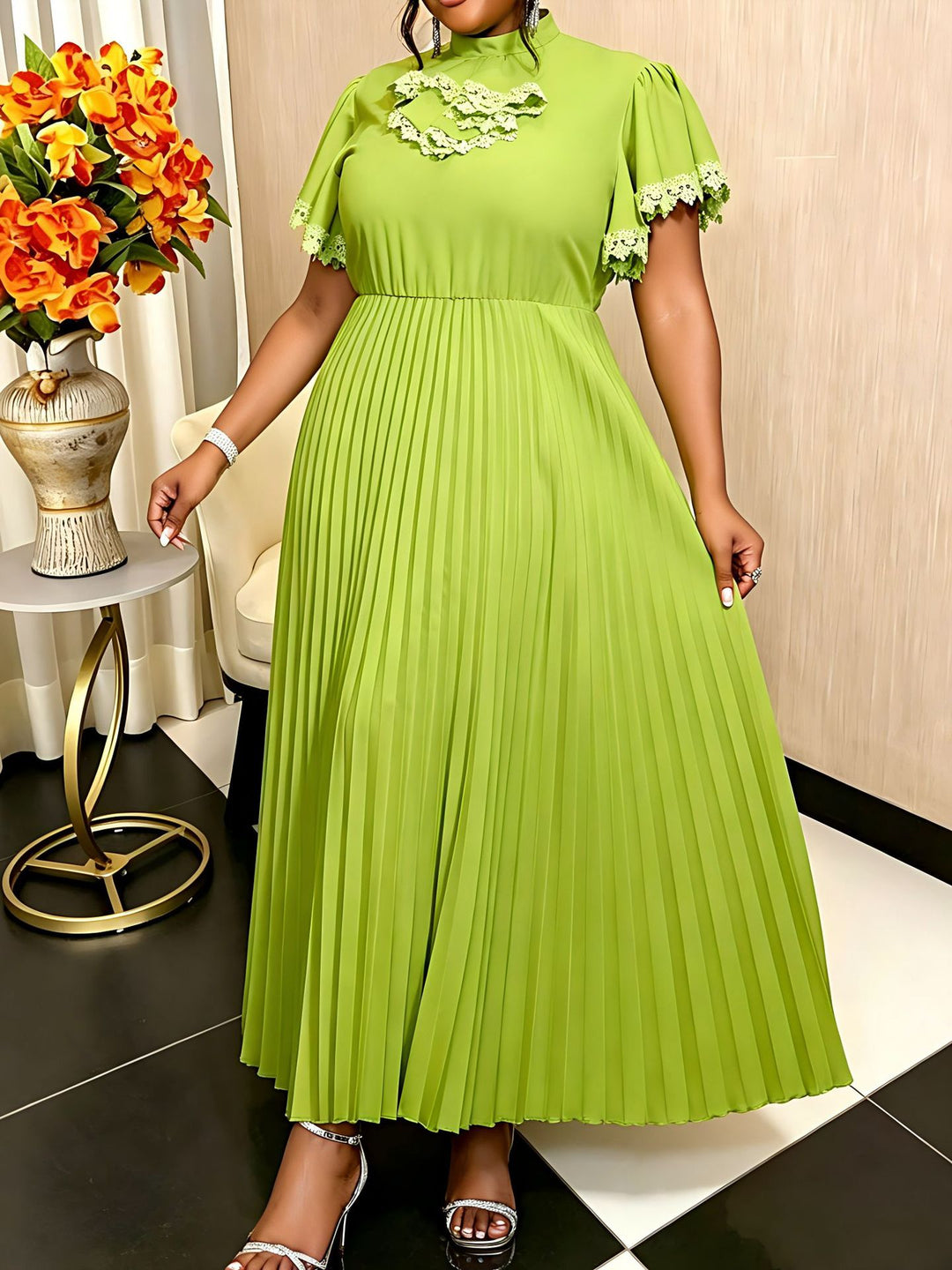 Damen Elegantes Maxi-Kleid mit Plisseefalten und Rüschendetails EB