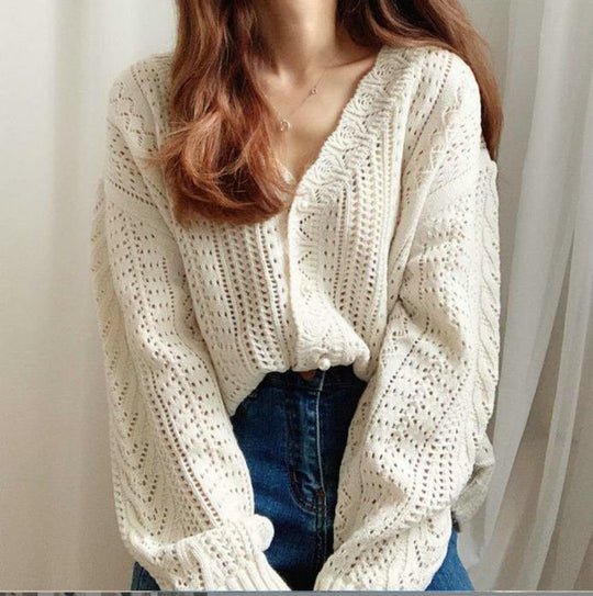 Damen Grobstrickpullover mit modischem V-Ausschnitt und Knopfdetails EB
