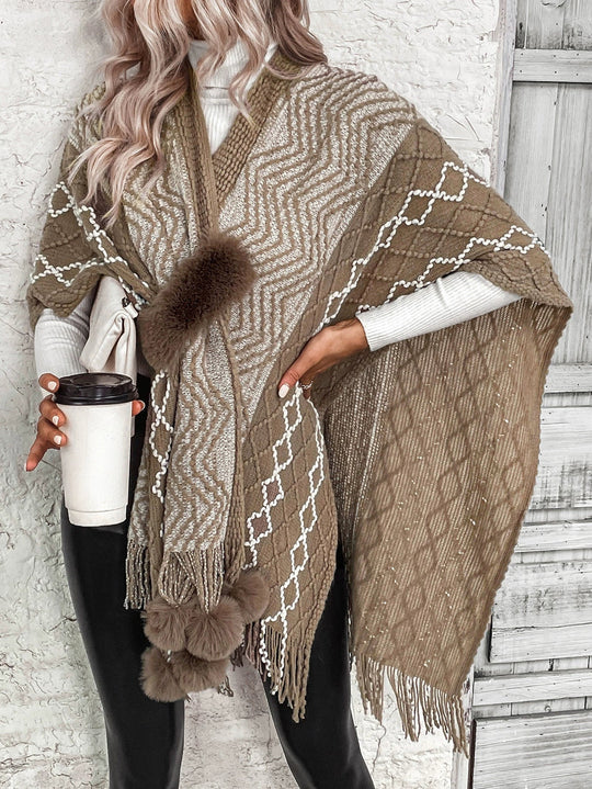 EB | Cape Schal Cardigan Wolle Strick Übergröße Fransen Saum V-Ausschnitt Boho Stil