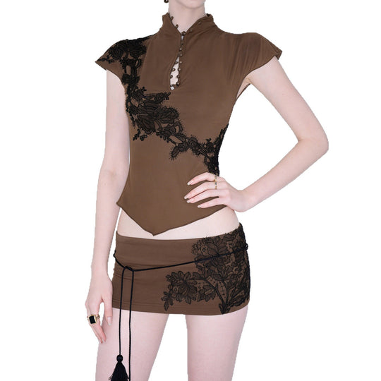 Damen Elegantes Spitzenoberteil mit modischen Knopfdetails EB