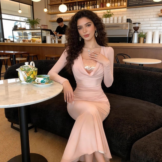Damen schimmerndes Abendkleid im eleganten Wickelstil mit raffiniertem Ausschnitt und schwingendem Rock EB