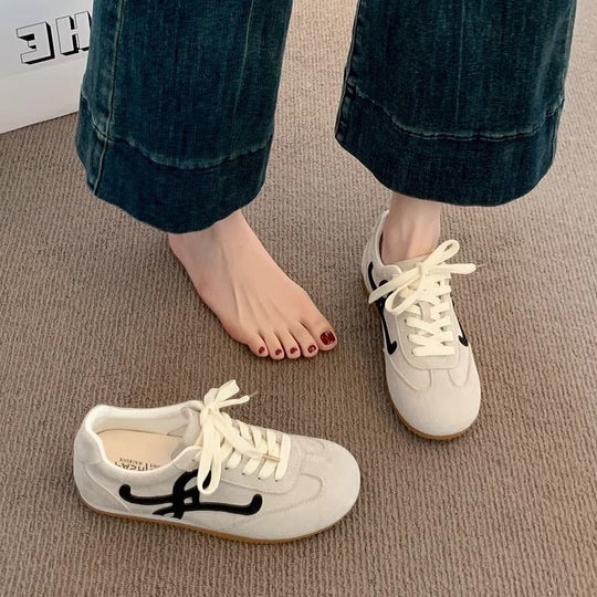 Damen Sportliche Sneaker mit rutschfester Gummisohle und hochwertigem Wildlederoberteil EB