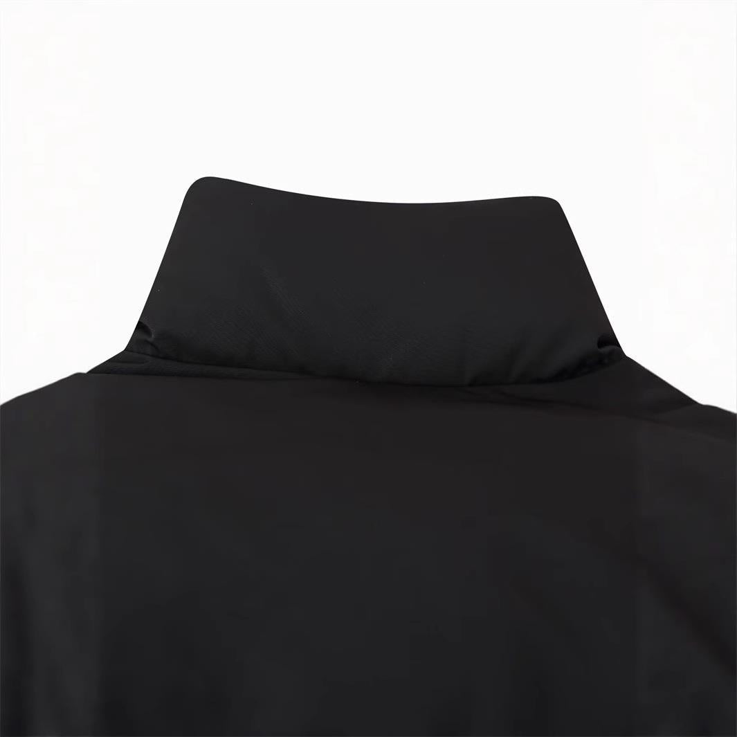 Damen cropped Steppjacke mit hohem Kragen und modernen Details EB