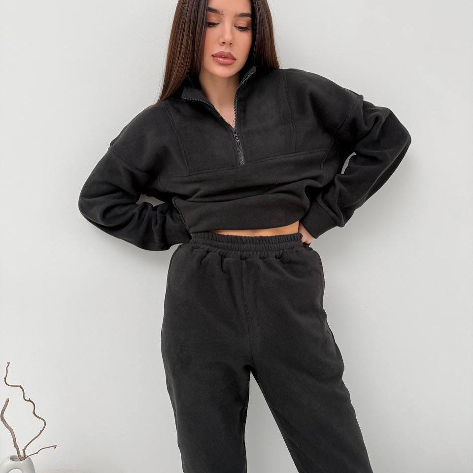 Damen gemütlicher Fleece-Zweiteiler mit halbem Reißverschluss, cropped Pullover und hochtaillierter Jogginghose mit elastischem Bund Eichborn Berlin