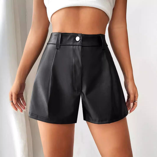 Damen Hochtaillierte Kunstleder-Shorts mit schickem Schnitt und dekorativen Falten EB