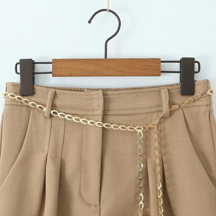 Damen Chice Shorts mit eleganter Kette und hochgeschnittenem Bund EB