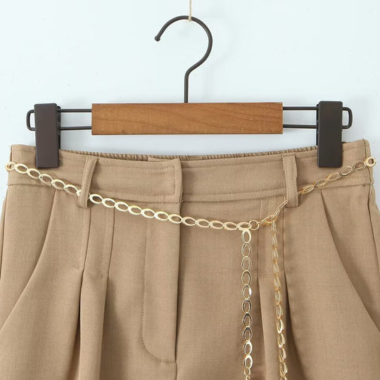 Damen Chice Shorts mit eleganter Kette und hochgeschnittenem Bund EB