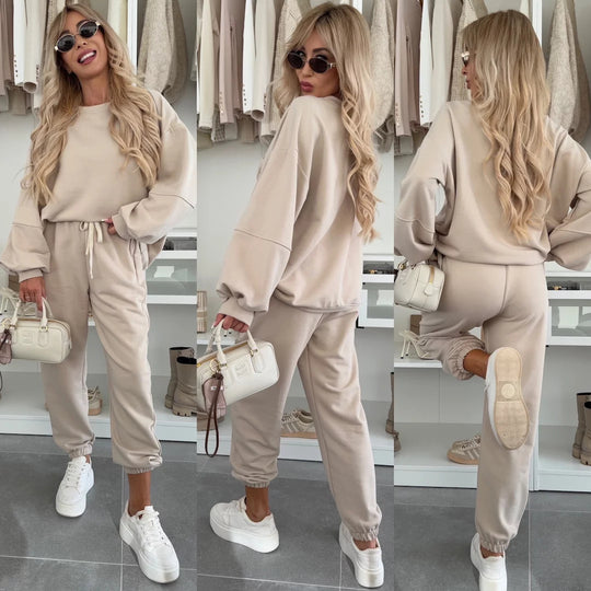 Damen Oversized Loungewear-Set aus weich angerautem Sweat mit Kordelzug-Jogginghose und relaxed Pullover EB
