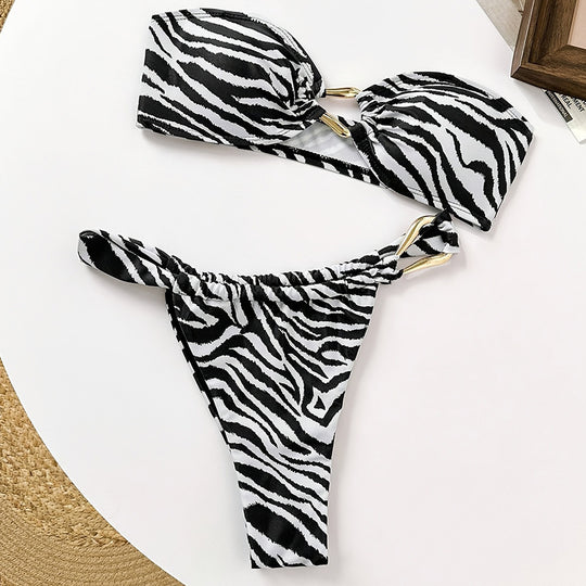 Damen Bandeau-Bikini-Set mit elegantem Streifenmuster und modischem Goldakzent EB