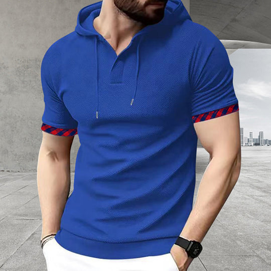 Herren nan schmal geschnittenes Kurzarm-Kapuzenshirt im Polostil mit Henley-Ausschnitt und karierter Ärmelmanschette EB