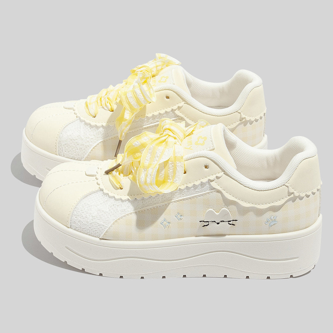 Damen Sneakers mit niedlichem Karo-Muster und verspielten Rüschen von EB