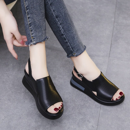 Damen Bequeme Plateau-Sandalen mit verstellbarem Riemen und anatomischem Fußbett EB