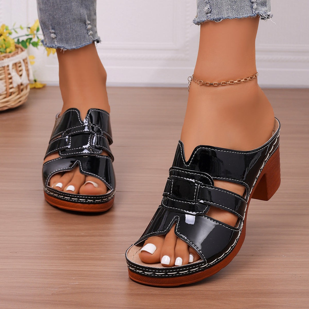 Damen Komfortable und elegante Plattform-Pantoletten mit Dekorativem Riemen EB