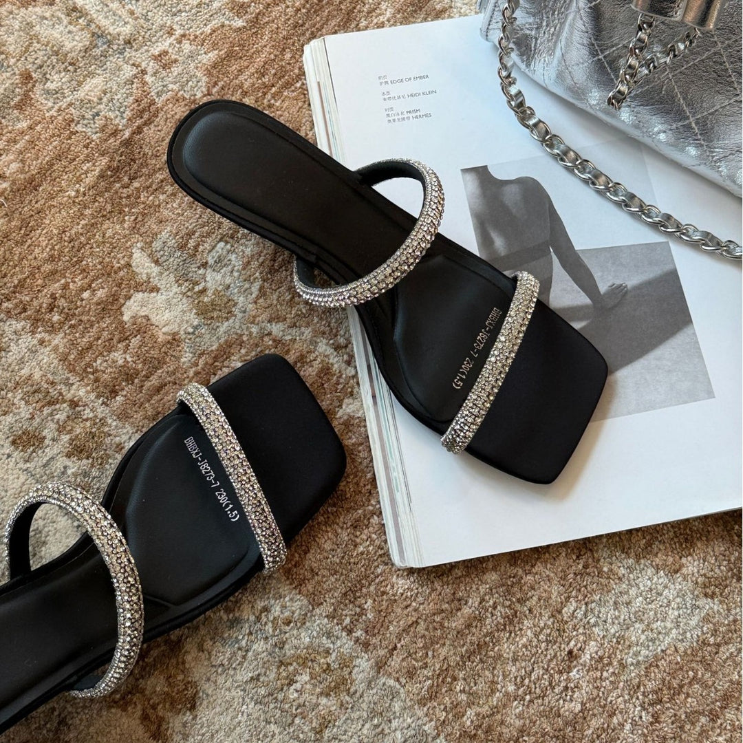 Damen Elegante und funkelnde Sandaletten mit kristallverzierten Riemchen EB
