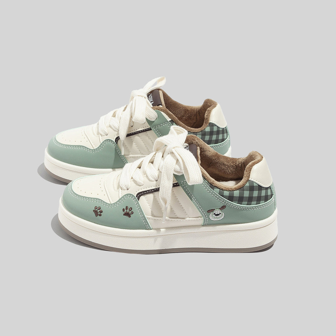 Damen Sportliche Sneakers mit verspieltem Tiermotiv und samtigen Akzenten EB