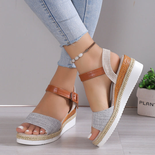 Damen Wedge-Sandaletten mit transparenten Riemen und natürlichem Bast-Detail EB