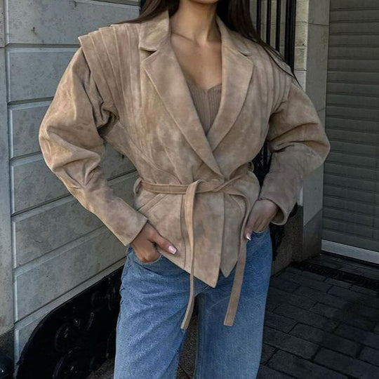 Damen Modische Wildlederjacke mit drapiertem Design und Taillengürtel EB