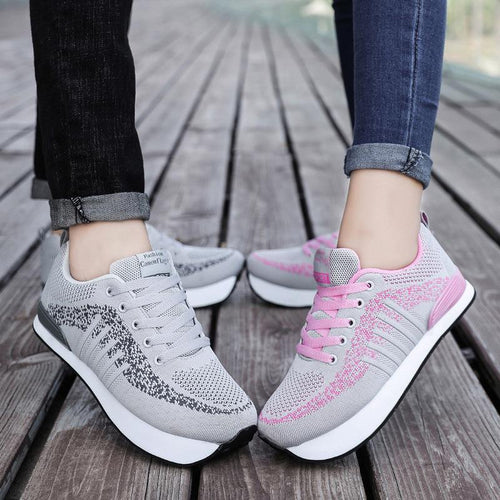 Damen Sportliche Leichtgewicht Sneaker mit atmungsaktiver Mesh-Oberfläche und dämpfendem Fußbett EB