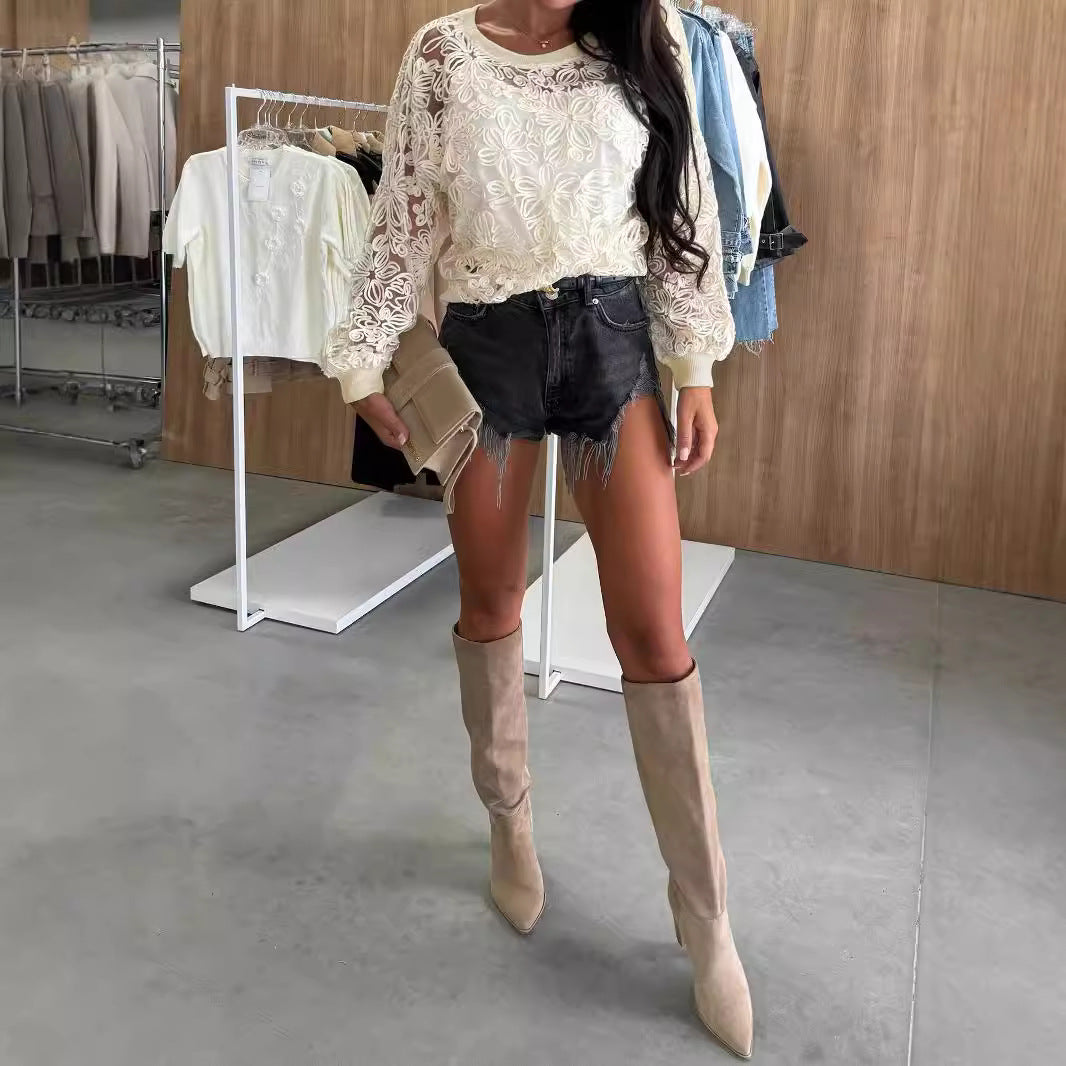 Damen romantisches Strickoberteil mit floralen Akzenten und langen Ärmeln EB