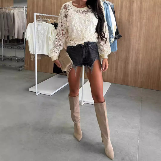 Damen romantisches Strickoberteil mit floralen Akzenten und langen Ärmeln EB