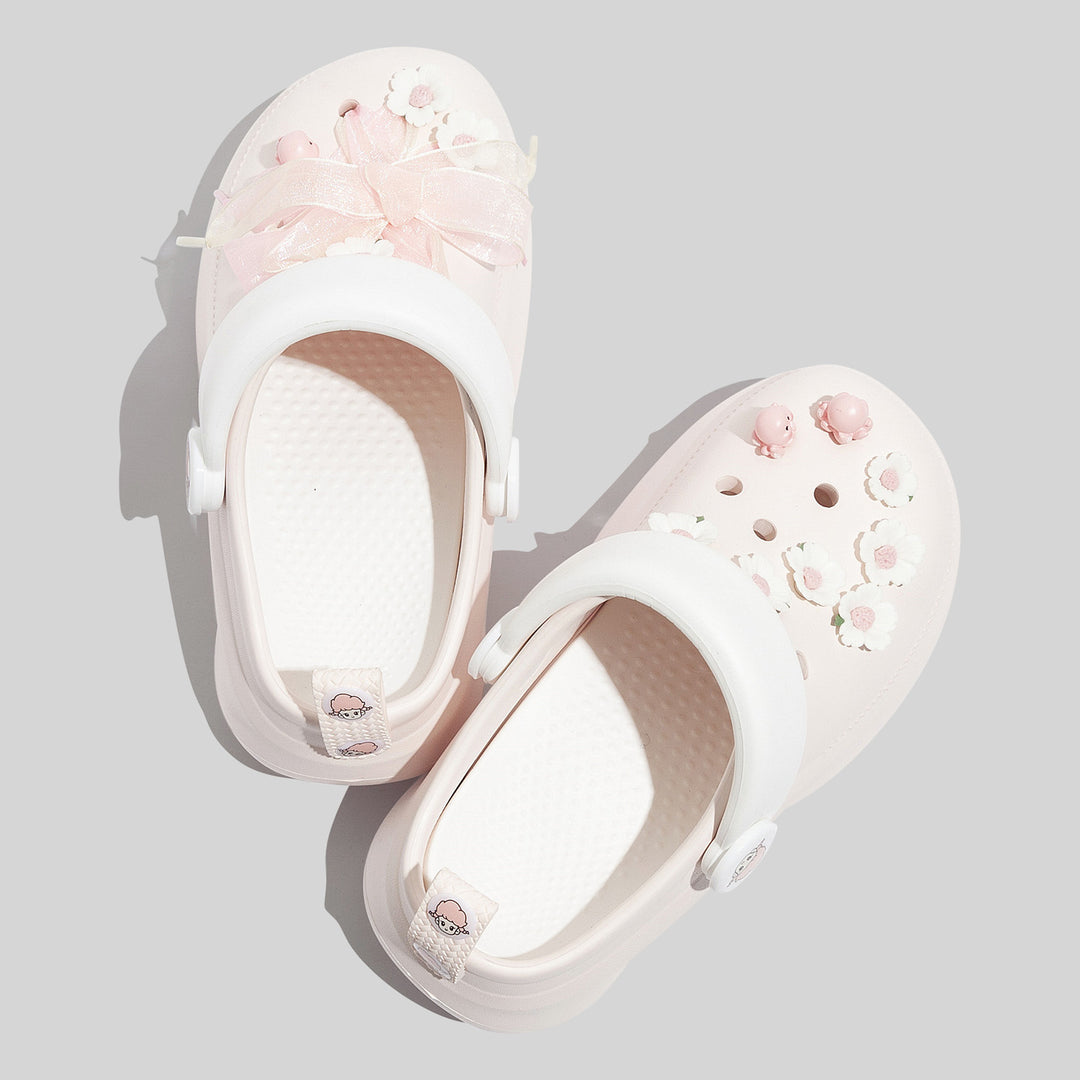 Damen Modische Clogs mit verspielten Applikationen und flexiblem Tragekomfort EB