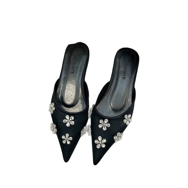 Damen elegante Mules mit funkelndem Blütenakzent EB
