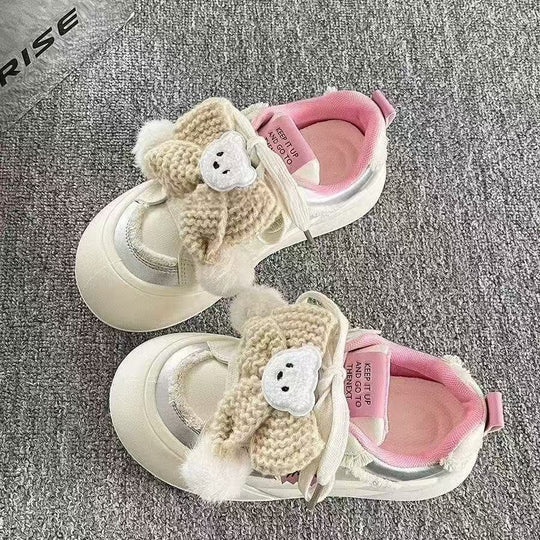 Damen Mode Sneaker mit verspieltem Design und kuscheligem Detail EB
