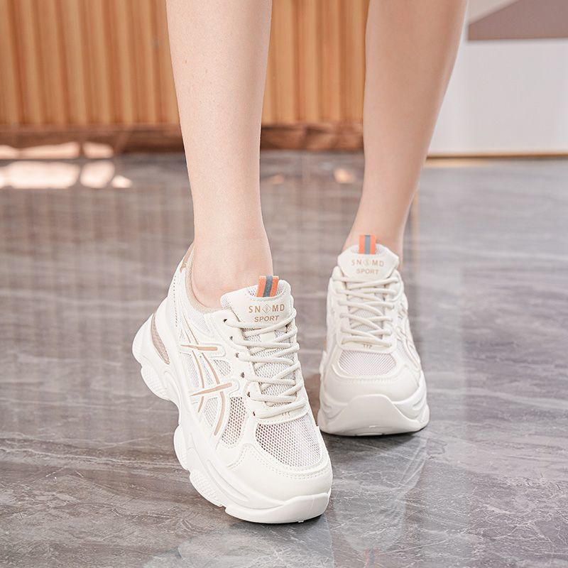 Damen Sportliche Sneaker mit atmungsaktivem Mesh und dämpfender Sohle EB