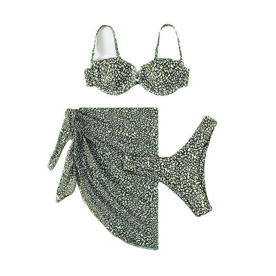 Damen Bikini-Set mit einem modernen Tiermotiv und elegantem Wickelrock EB