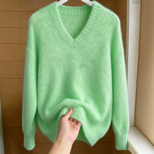 Damen Flauschiger Mohair-Mix Oversize-Pullover mit tiefem V-Kragen EB