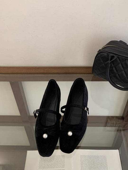 Damen Ballerinas mit elegantem Riemchen und perlverzierter Schleife EB
