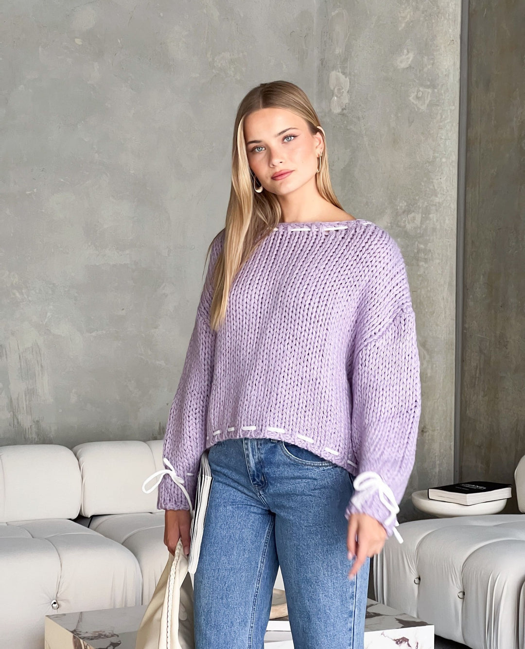 Damen lässiger Pullover mit offener Schulter und dekorativem Bindegürtel EB