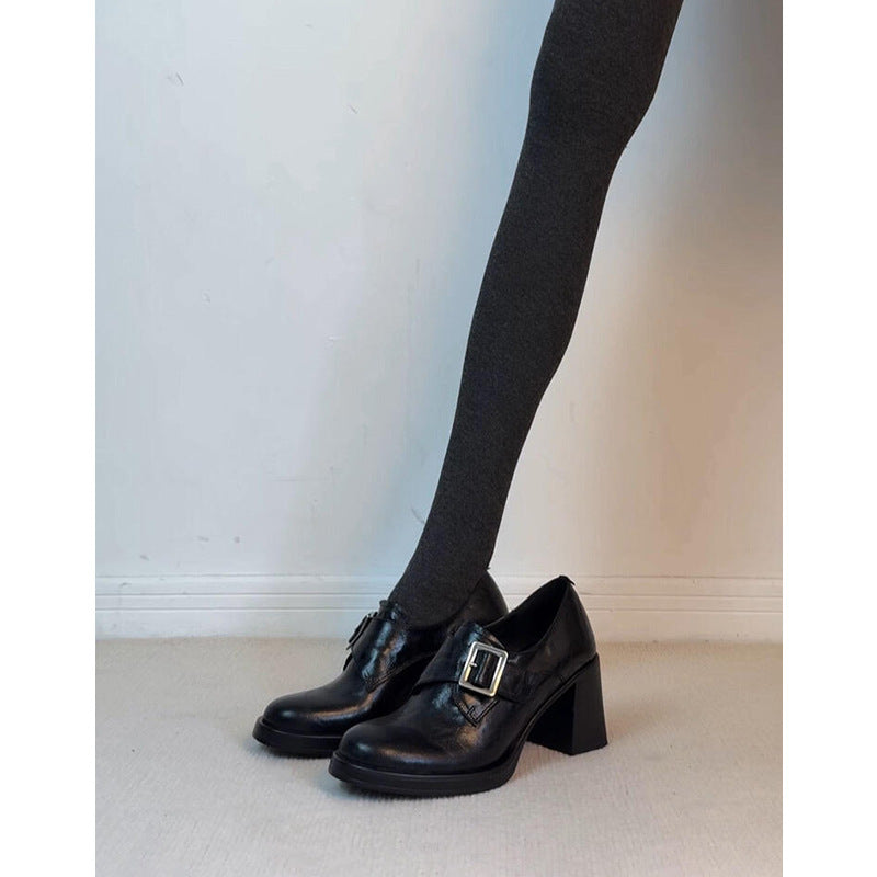 Damen Elegante Pumps mit komfortablem Blockabsatz und dekorativem Riemen EB