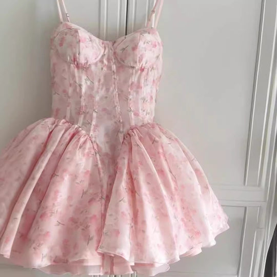 Damen Cocktailkleid mit trägerlosem Oberteil und schwingendem Tüllrock EB